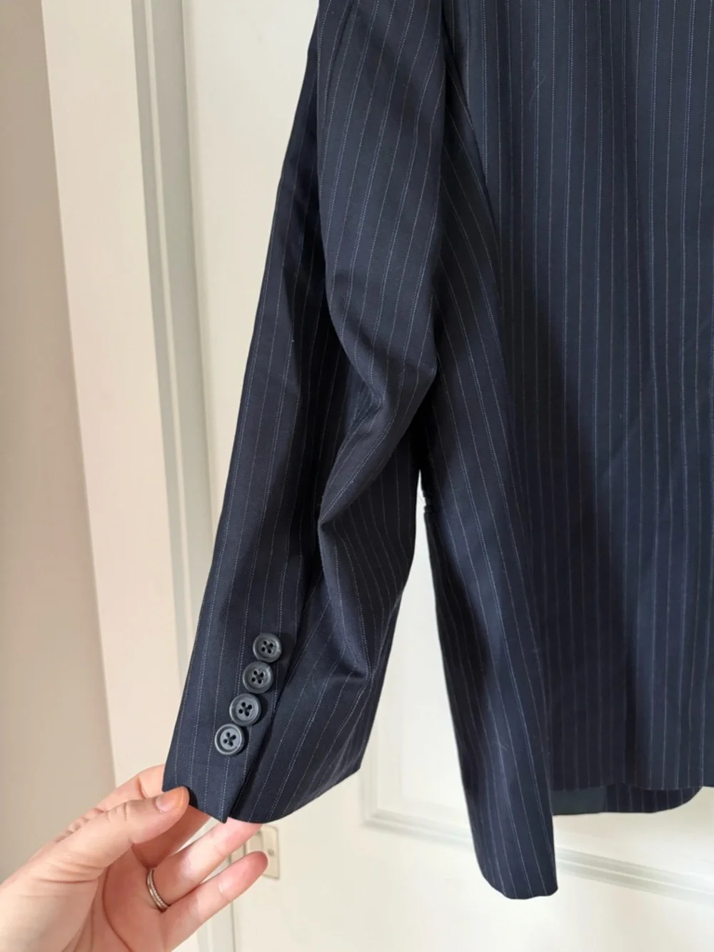 Burberry London Navy Pinstripe 100% Wool Blazer Sport Coat 40 Short Kensington